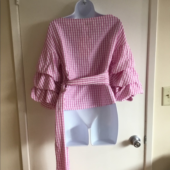 Boho Wrap Top 💕 Pink/White Check Super cute poofy sleeves w/ ruffle design. - Picture 4 of 8